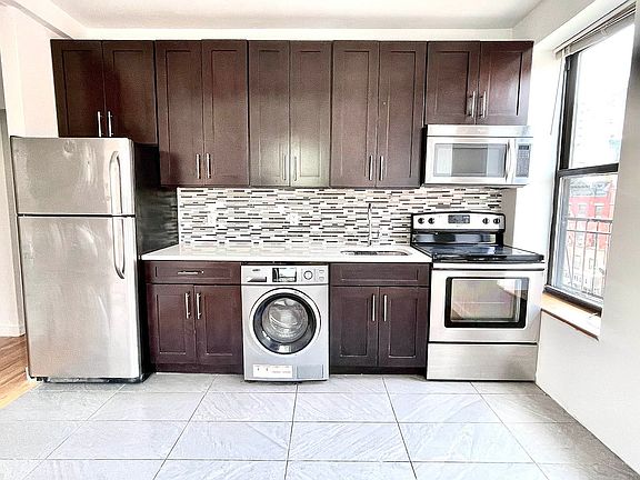 4th image of 132 E 7th St #8