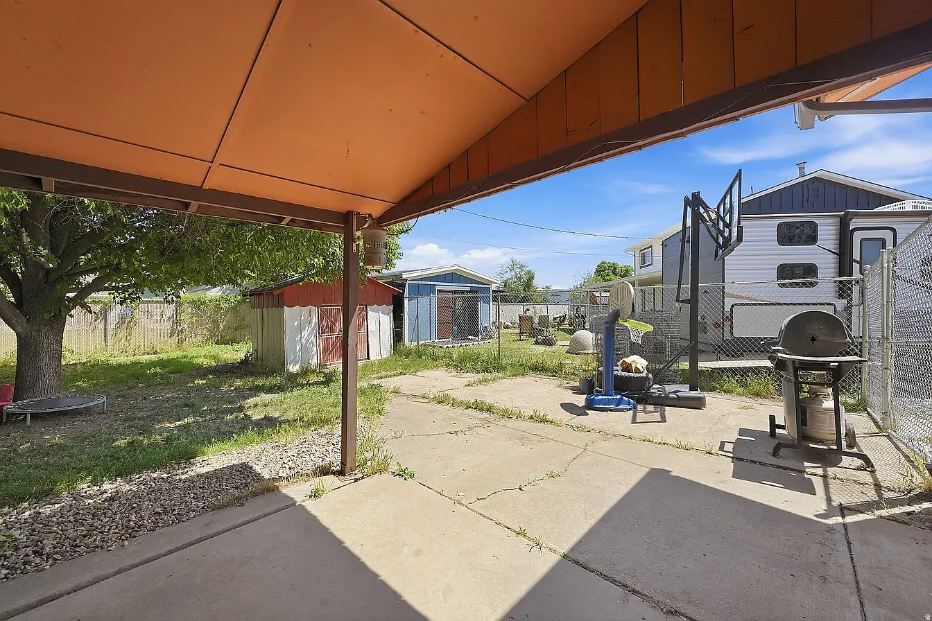 W, Layton — Photo 4