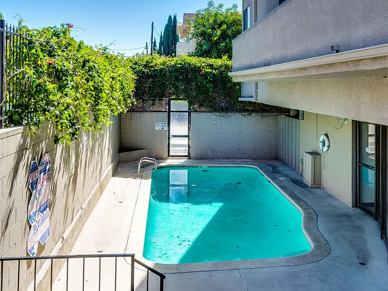 2324 S Beverly Glen Blvd #201 — Photo 31