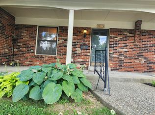 8136 Lake Ter, Louisville, KY 40222