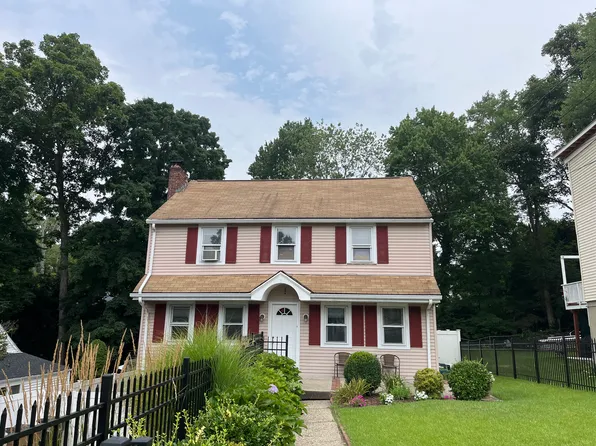 49 Nichols Ave, Stamford, CT 06905