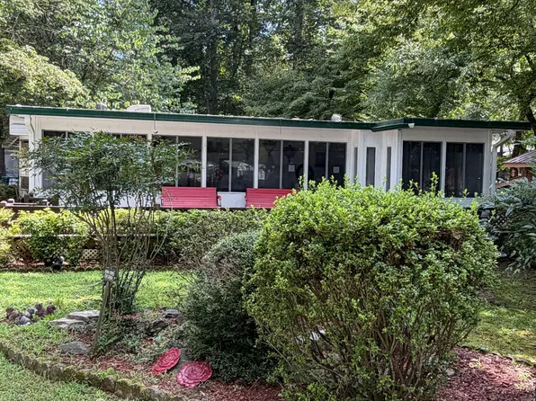 55 Riverside Pl, Cleveland, GA 30528