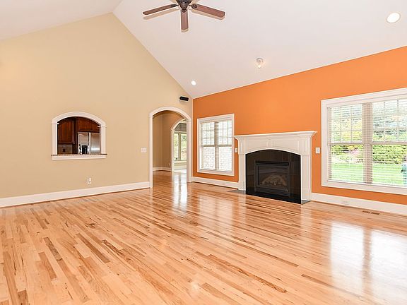 5th image of 2803 Swan Lake Dr