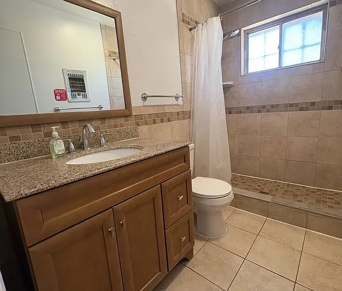 1006 W Yandell Dr — Photo 10
