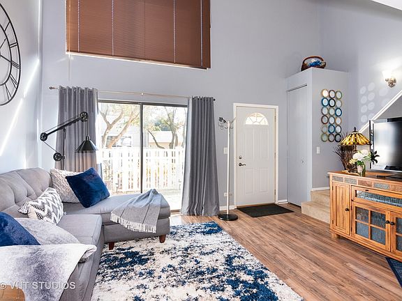 3rd image of 403 Verde Dr #403