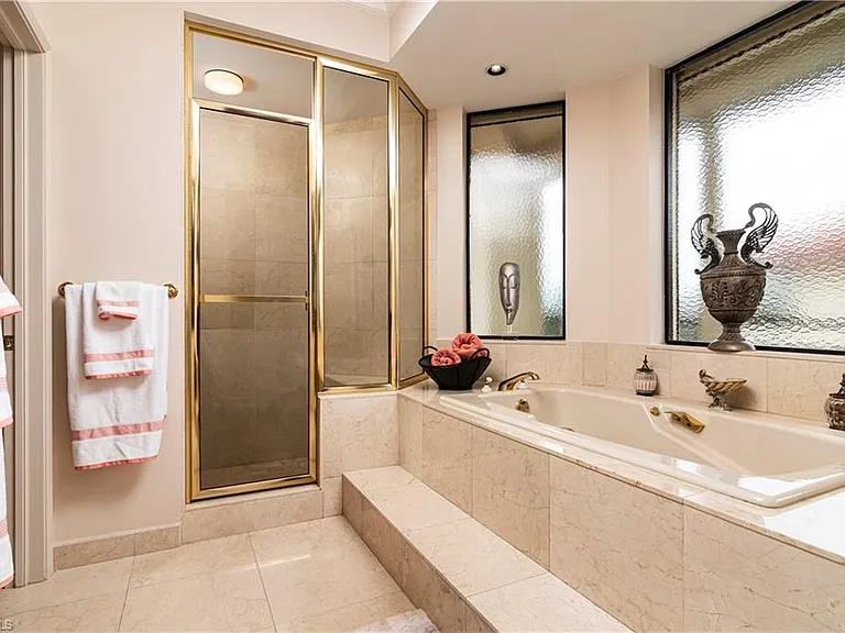 4400 Gulf Shore Blvd N #3-305 — Photo 15