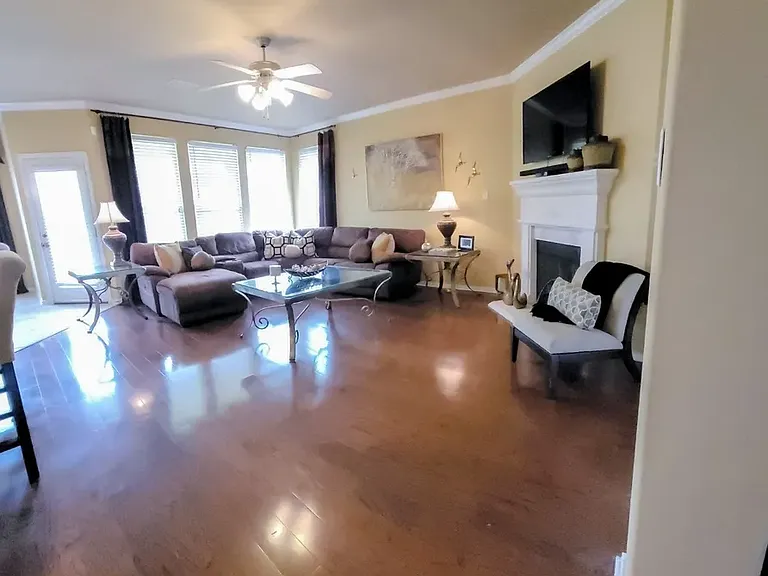 1391 Riverside Oaks Dr — Photo 7
