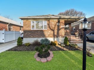 7507 172nd St, Fresh Meadows, NY 11366