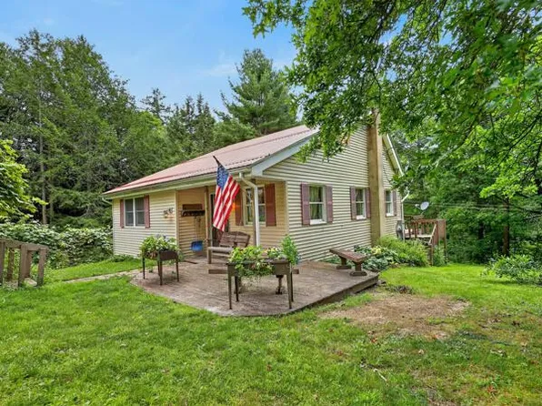 899 Jackson Valley Rd, Leraysville, PA 18829