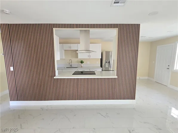 1204 Arrowhead Ave, Las Vegas, NV 89106