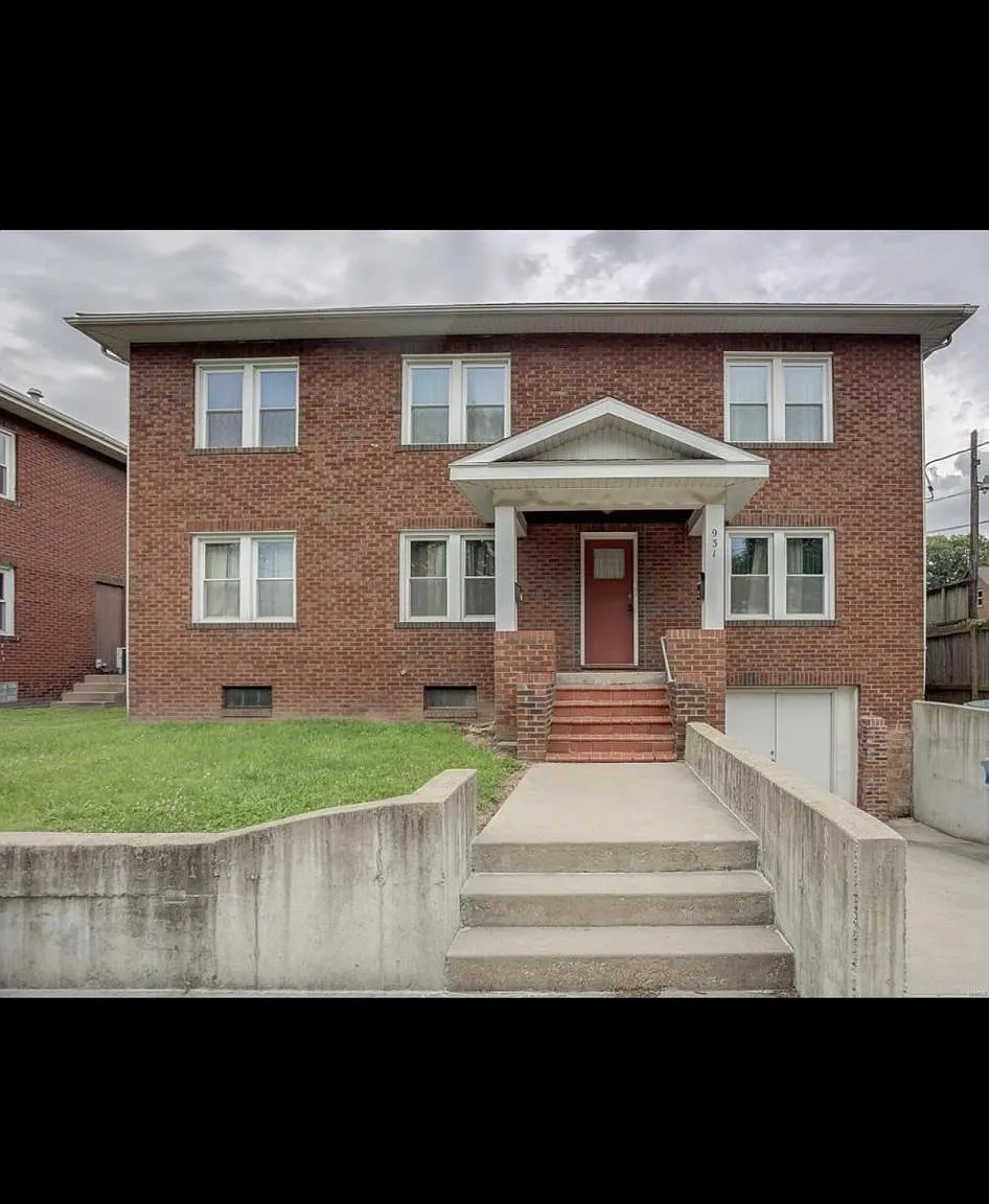931 Main St — Photo 2