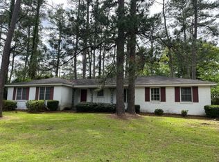 2206 Gornto Rd, Valdosta, GA 31602