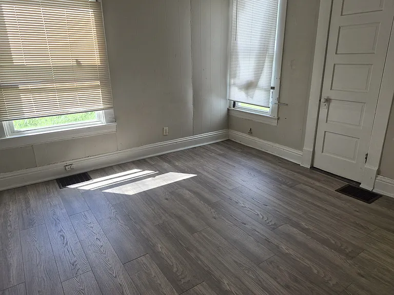 2512 Garland Ave — Photo 5