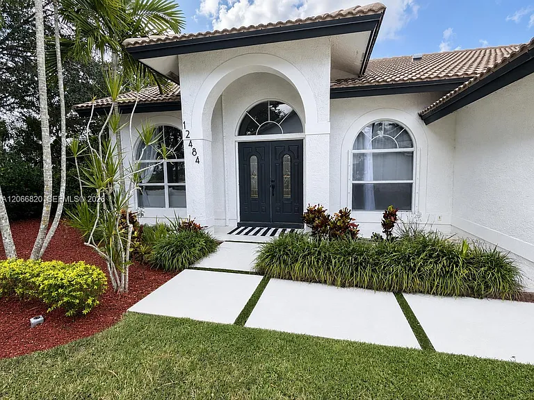 12484 SW 1st St — Photo 4