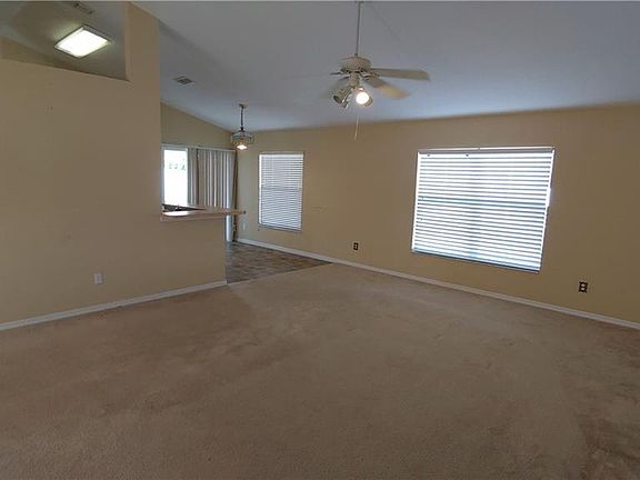 3rd image of 819 Gentle Breeze Dr