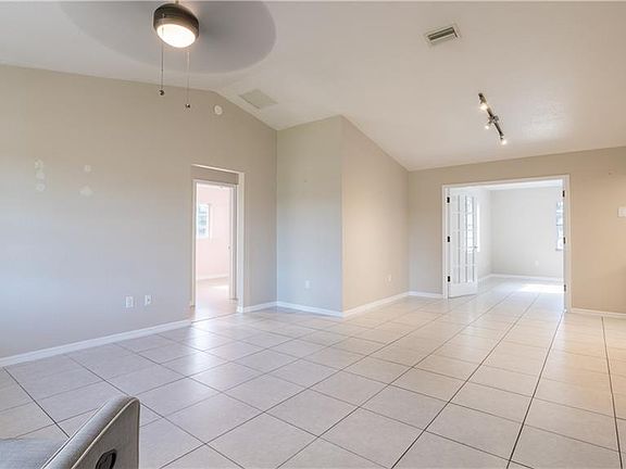 2nd image of 5019 Lee Cir N