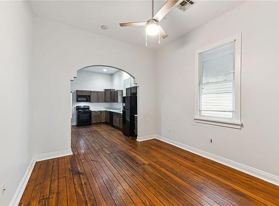 3rd image of 2914 Banks St