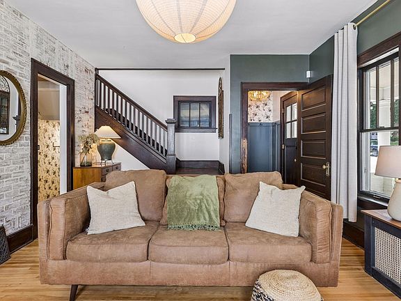 5th image of 815 West Ave