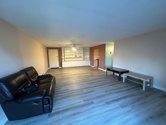 3rd image of 1321 Worcester Rd APT 612