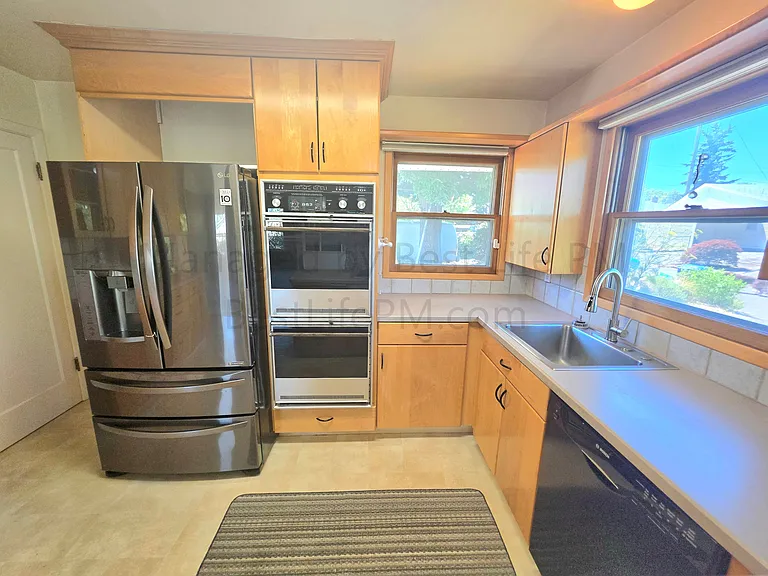 4526 NE 77th Ave — Photo 9
