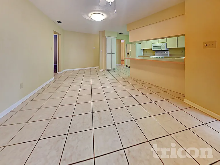 610 Oakmoss Dr — Photo 5
