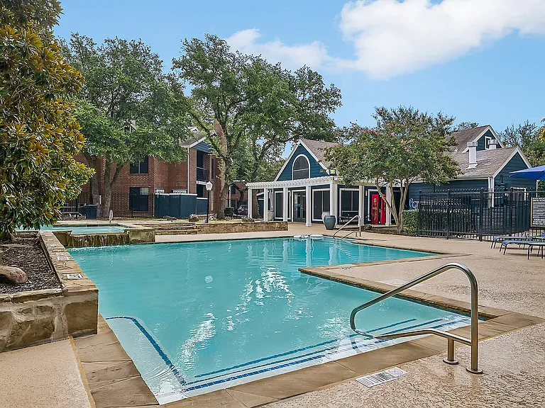 Eastgrove Apartments