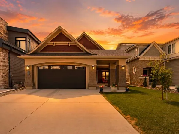 1060 N Caledonia Pl W, Lethbridge, AB T1J 5W1