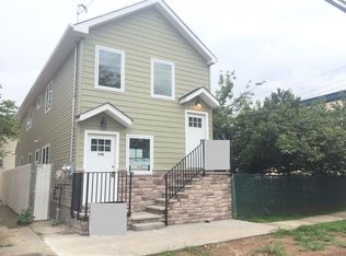 700 New Dorp Ln, Staten Island, NY 10306
