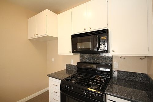 5th image of 156 S Oak Knoll Ave APT 310