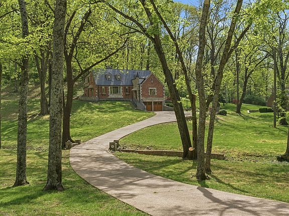 5th image of 5123 Stanford Dr