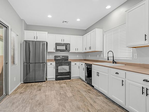 2nd image of 10296 W SANDS Drive #485