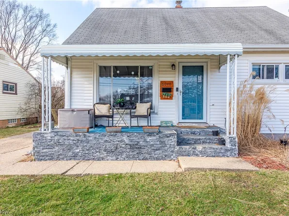 6040 Mercer Dr, Brookpark, OH 44142
