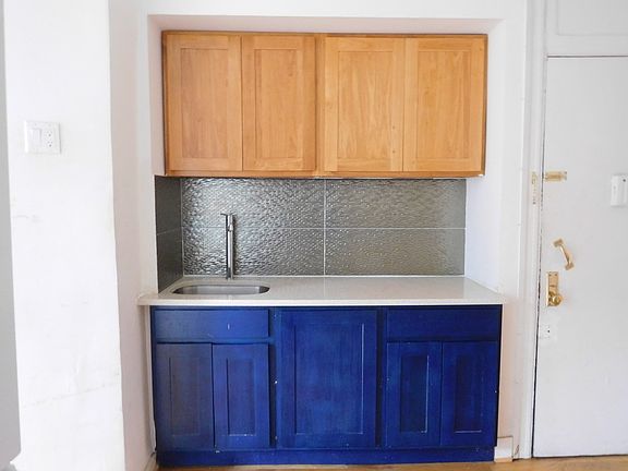 4th image of 1278 Nostrand Ave