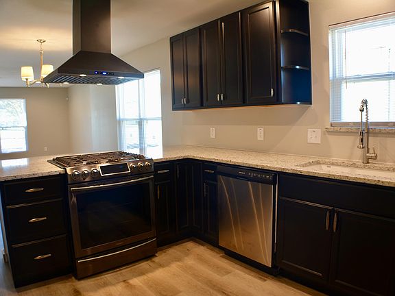 3rd image of 123 E Woodin Blvd
