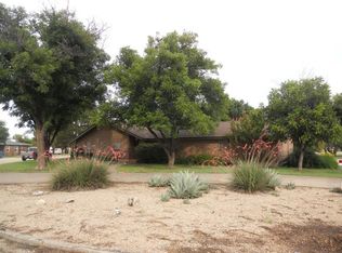 605 McCarver Dr, Ballinger, TX 76821