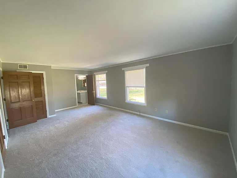 2400 E Blackstock Rd — Photo 21