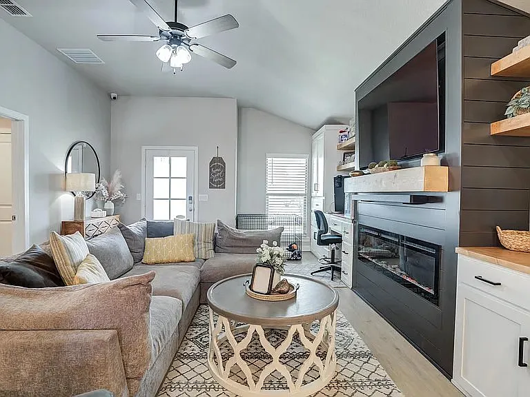 13819 Red Springs Ave — Photo 4
