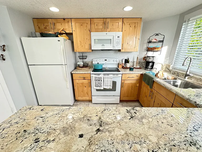 4035 Haines St — Photo 7