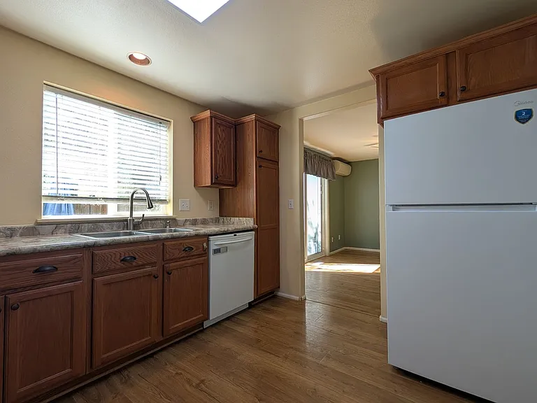 3657 Westleigh St — Photo 10