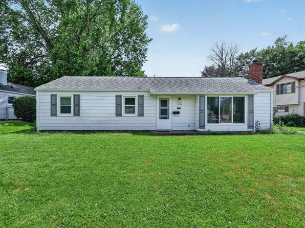 1616 Southeast Dr, South Bend, IN 46614