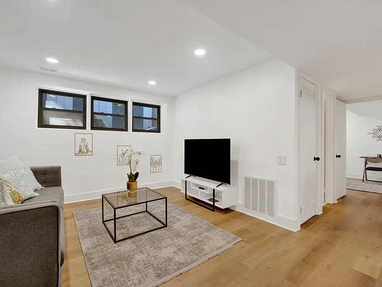 454 W Wrightwood Ave #1C — Photo 4