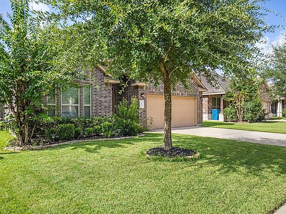 2nd image of 2471 Garden Falls Dr