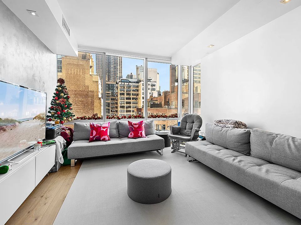 1st image of 325 Lexington Ave APT 11E