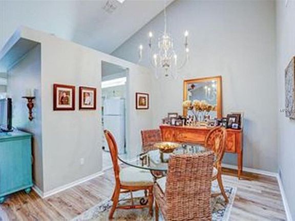 4th image of 117 Wimbledon Cir #201