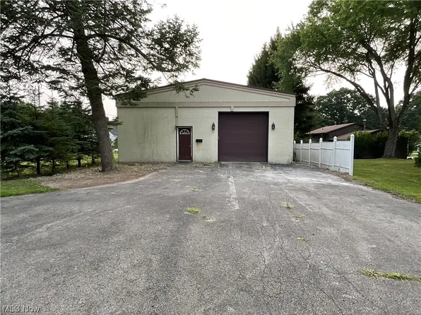319 Old North St, Columbiana, OH 44408
