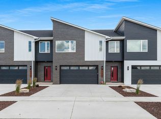 450 Aldon Cir, Green Bay, WI 54304