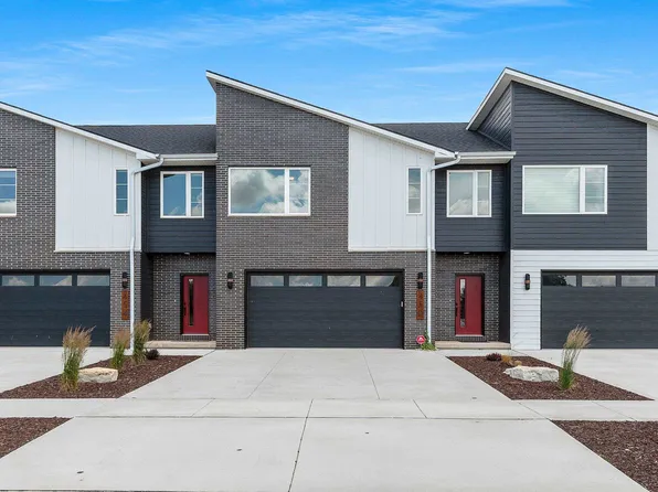 450 Aldon Cir, Green Bay, WI 54304