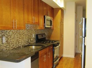 525 Adams St APT 5R, Hoboken, NJ 07030