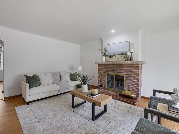 2nd image of 7422 Cheshire Ln