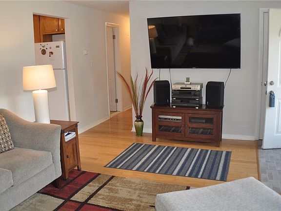 4th image of 6477 Wembridge Dr